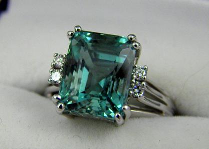 Statement Ring - gemmy color of the aquamarine