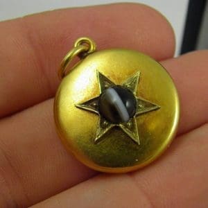 British Victorian Locket with Agate 15k Yellow Gold 1