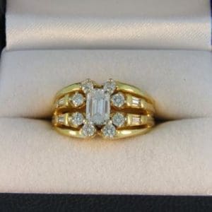 CroppedImage400400 D IF Em cut ring