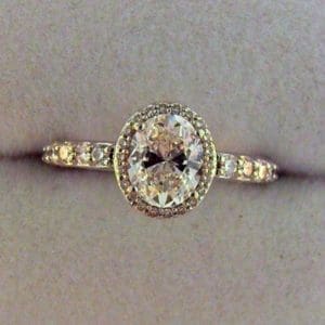 CroppedImage400400 oval diam halo