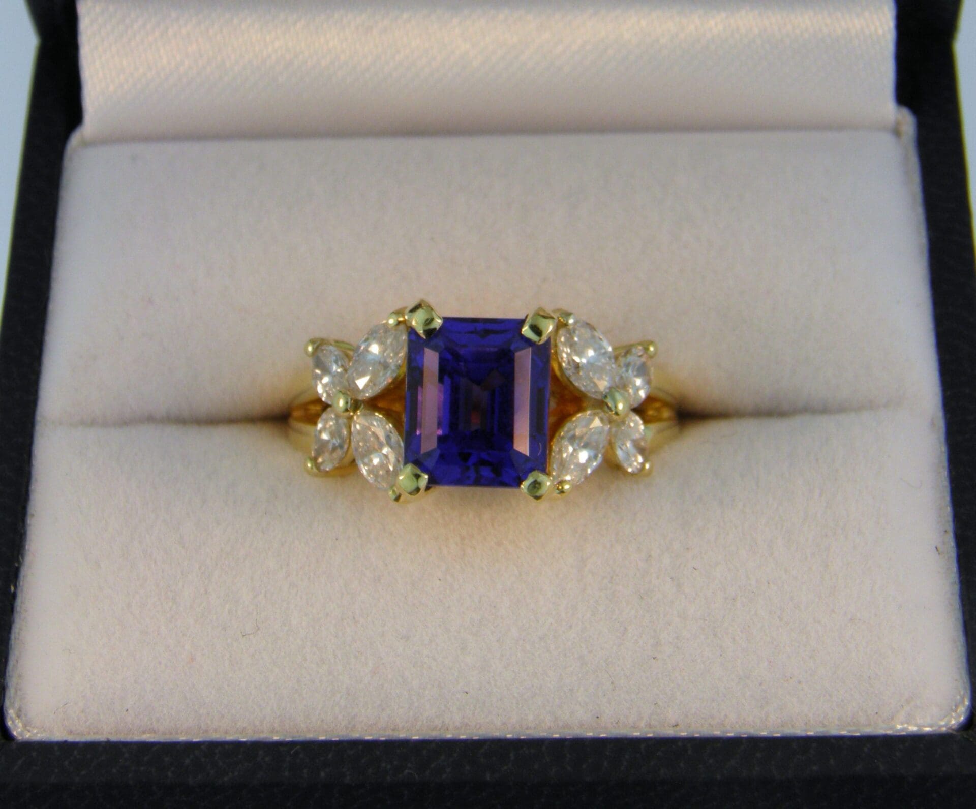 Estate on sale tanzanite ring