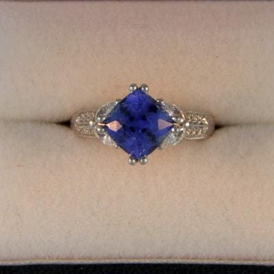 Square sapphire ring discount