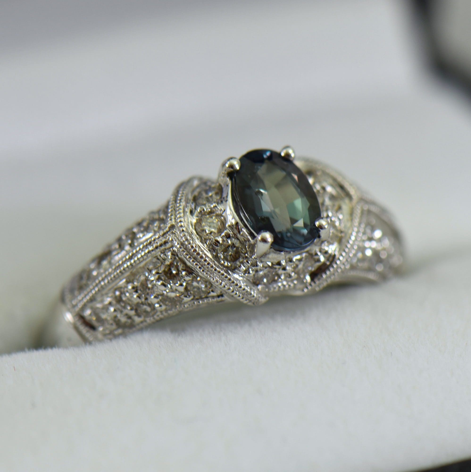 Amazing Natural Alexandrite & Diamond Ring