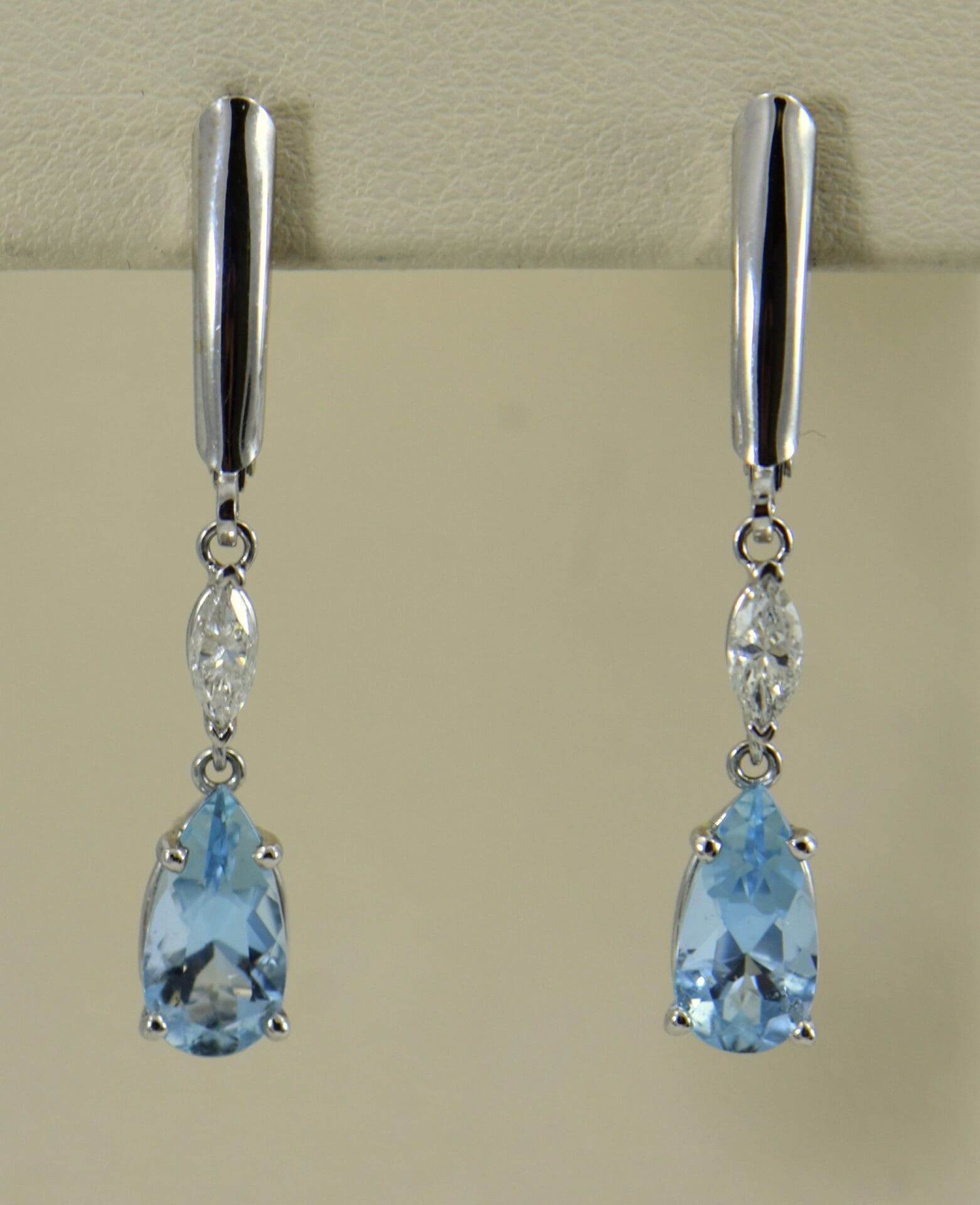 Aquamarine dangling earrings deals