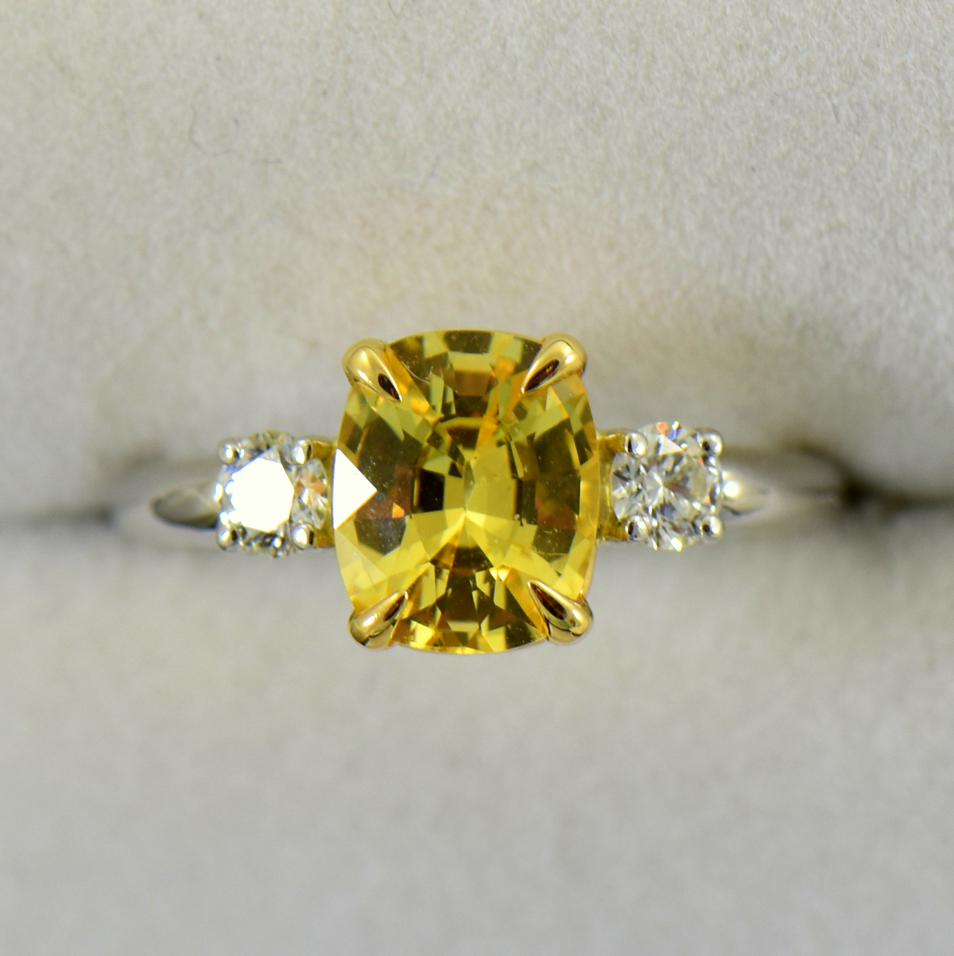 Buy Gemorio Yellow Sapphire Pukhraj 8.3cts/9.25ratti Ring for Men At Best  Price @ Tata CLiQ