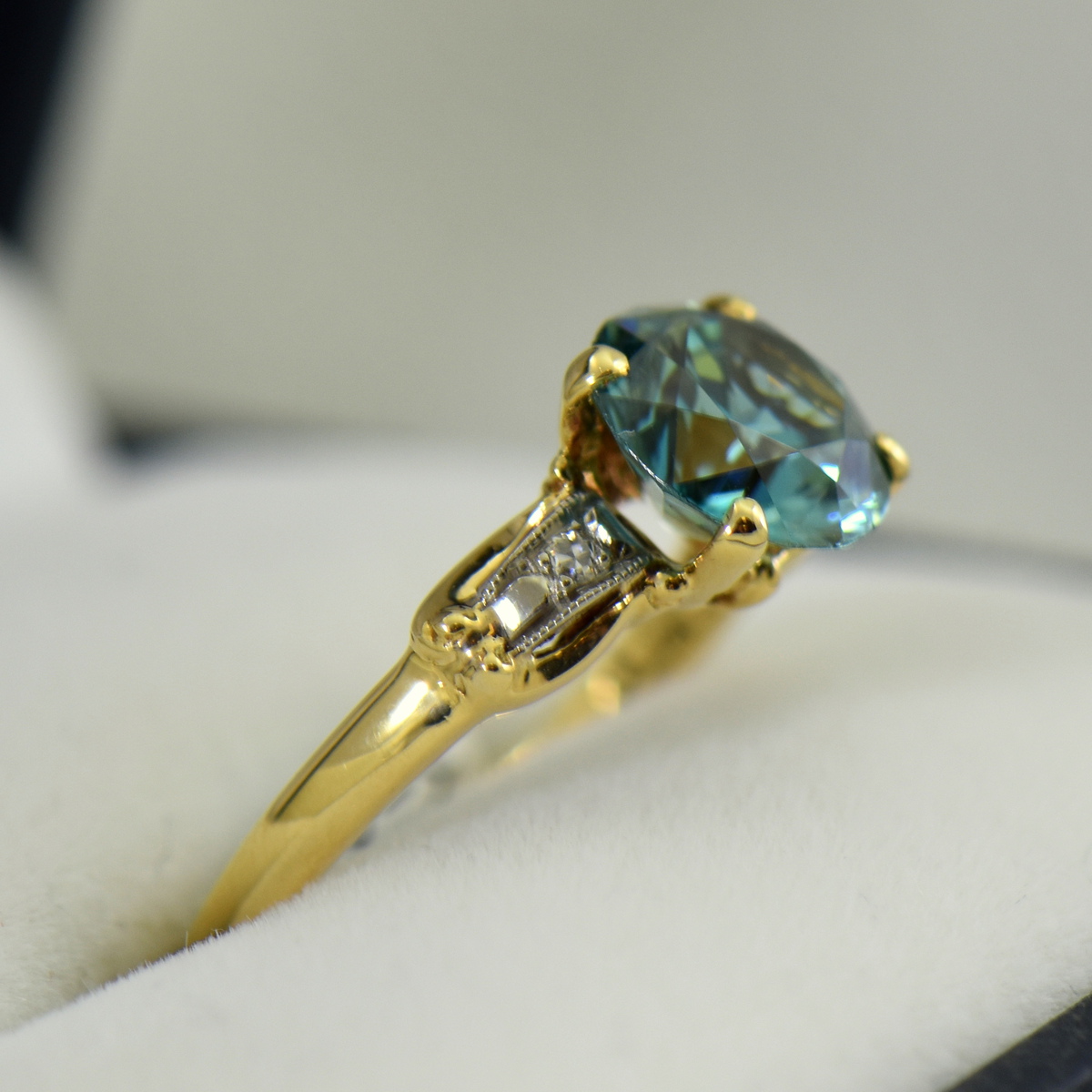 Wisdom Bhagya Ratan Yellow Zircon Gemstone Panchdhatu 4.25 Ratti Adjustable  Ring for Unisex : Amazon.in: Jewellery