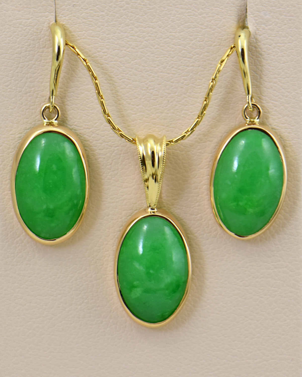 Details 81+ gold jade earrings latest - esthdonghoadian