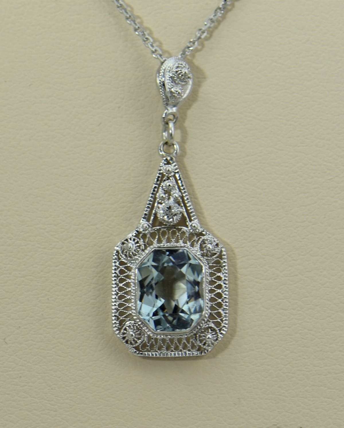 Art Deco Aquamarine Filigree Pendant | Exquisite Jewelry for Every ...