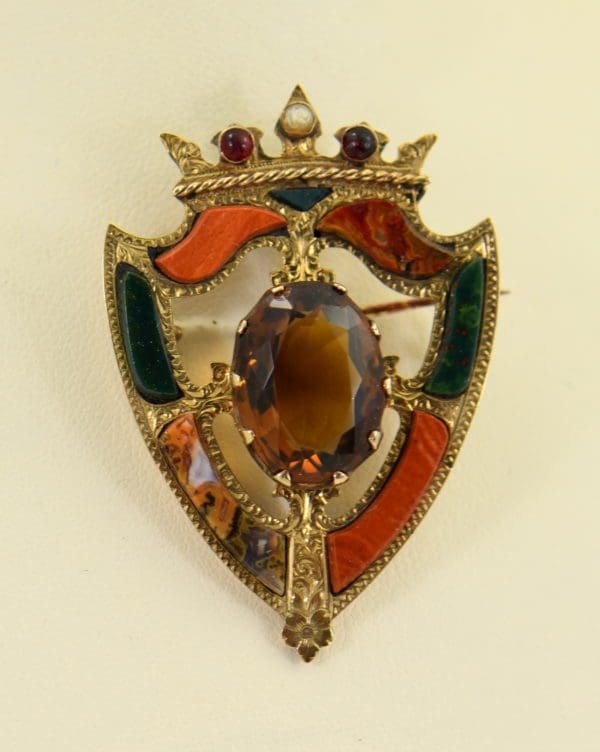 Scottish Agate Luckenbooth Brooch with Cairngorm 9k gold 6.JPG