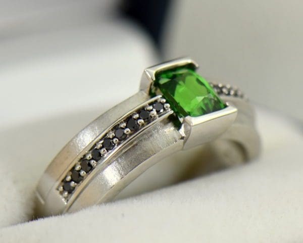 Gents White Gold Ring with Tsavorite Garnet and Black Diamonds 3.JPG