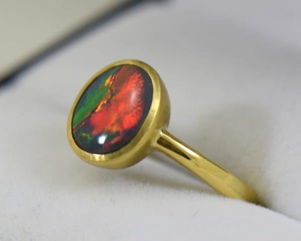 Lightning Ridge Red Flagstone Black Opal Solitaire Ring in 18k yellow gold 4.JPG