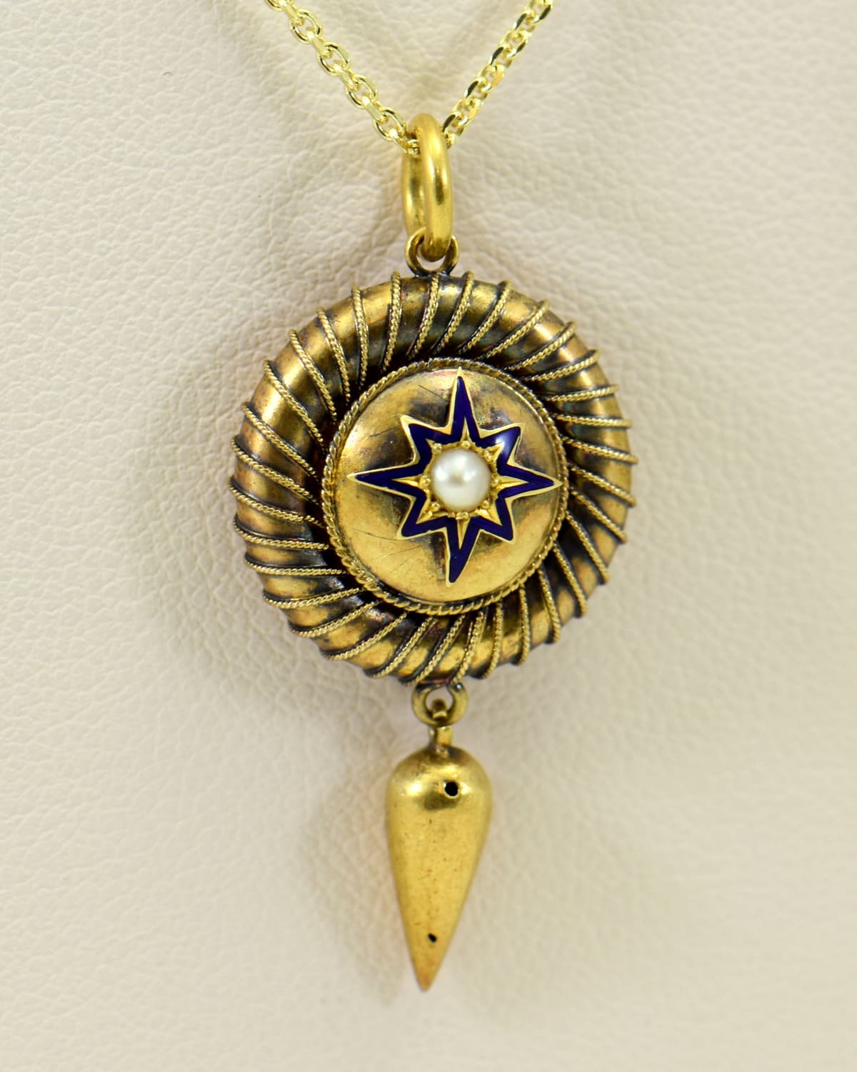 Victorian sales gold pendant