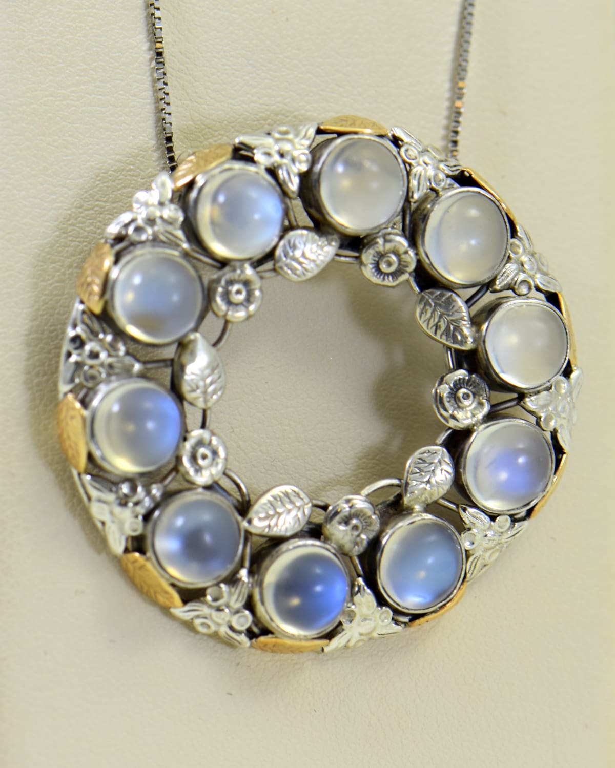 Vintage moonstone hot sale pendant