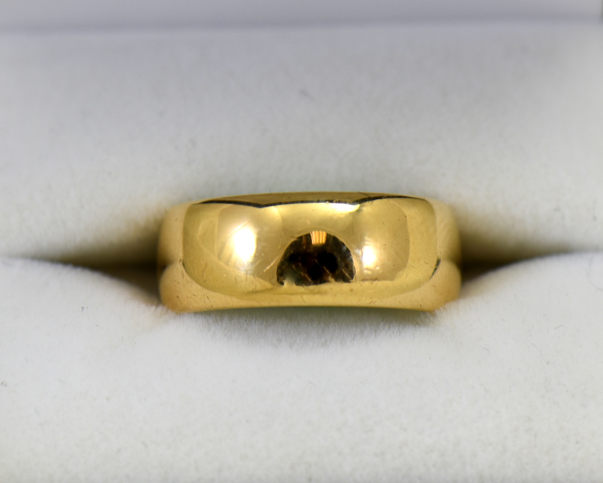 Ladies Plain Wedding Ring 18K Yellow Gold - Flat Court | Angelic Diamonds