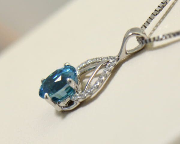 deep blue zircon pendant in white gold 4.JPG