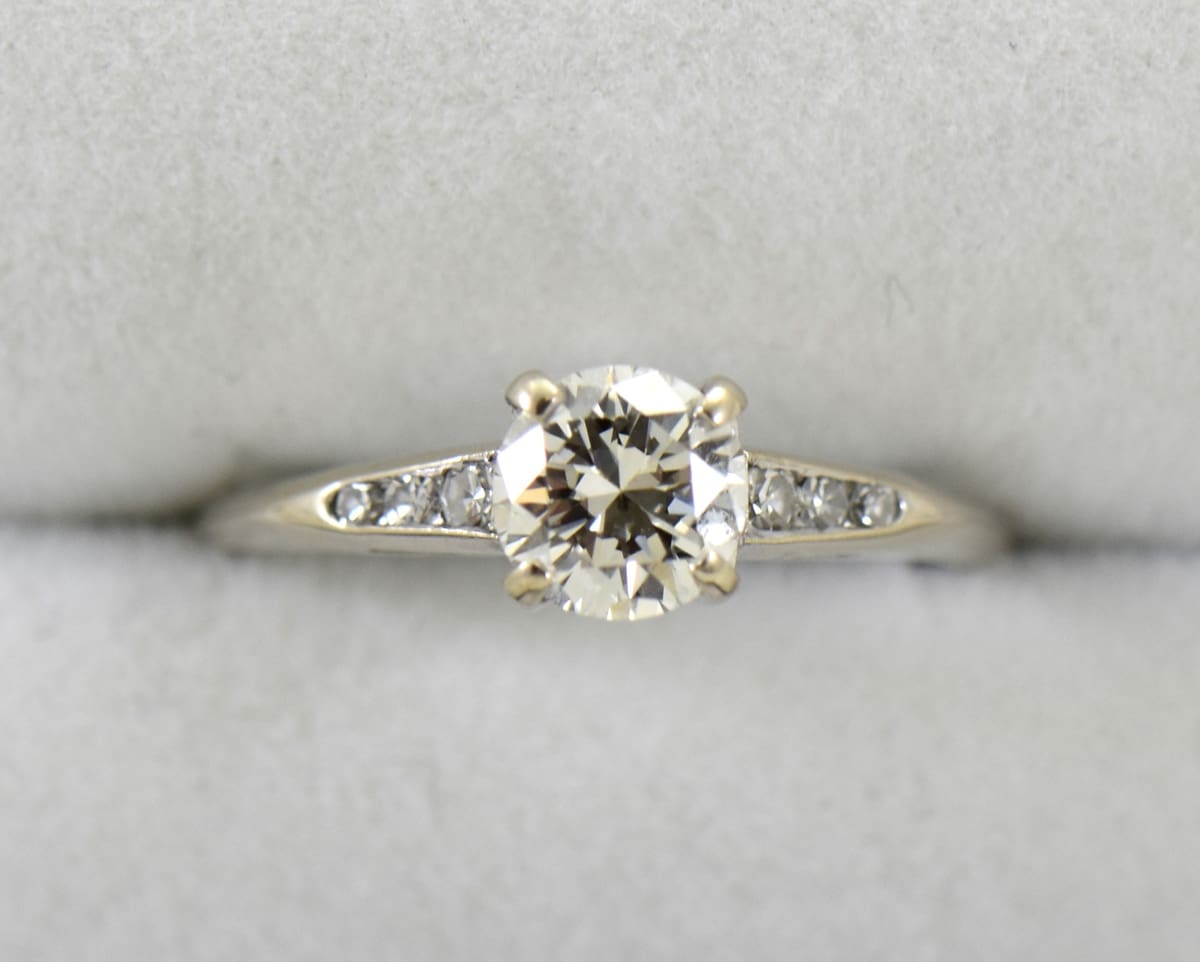 Vintage round diamond ring top
