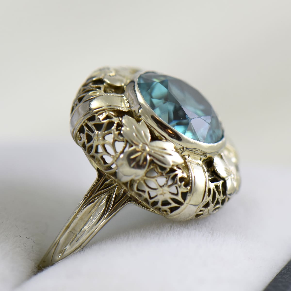Blue store zircon ring
