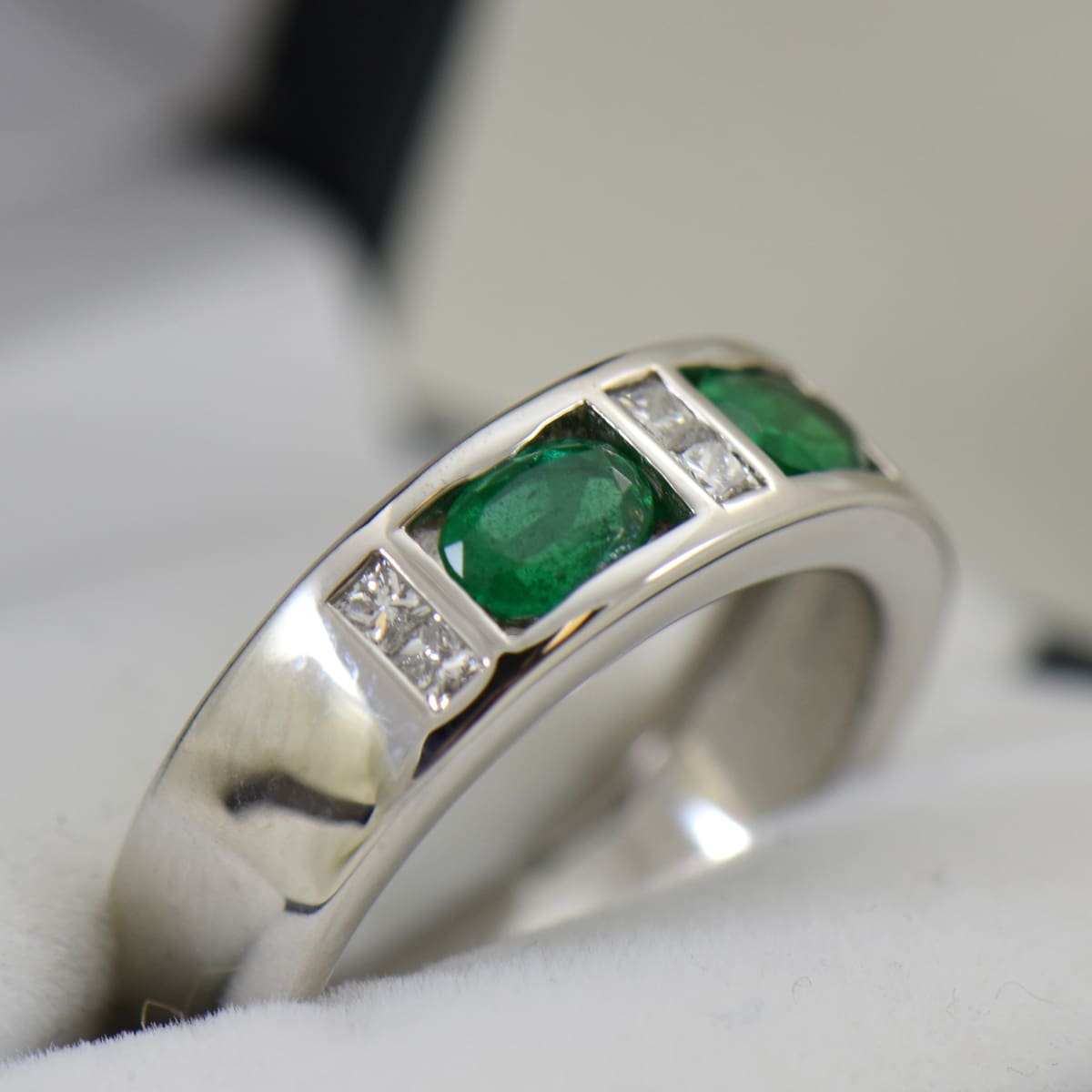 Custom Men s Emerald Ring Exquisite Jewelry for Every Occasion