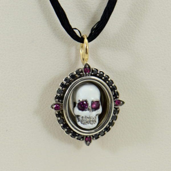 momento mori pendant enamel skull with ruby and black diamonds 6.JPG