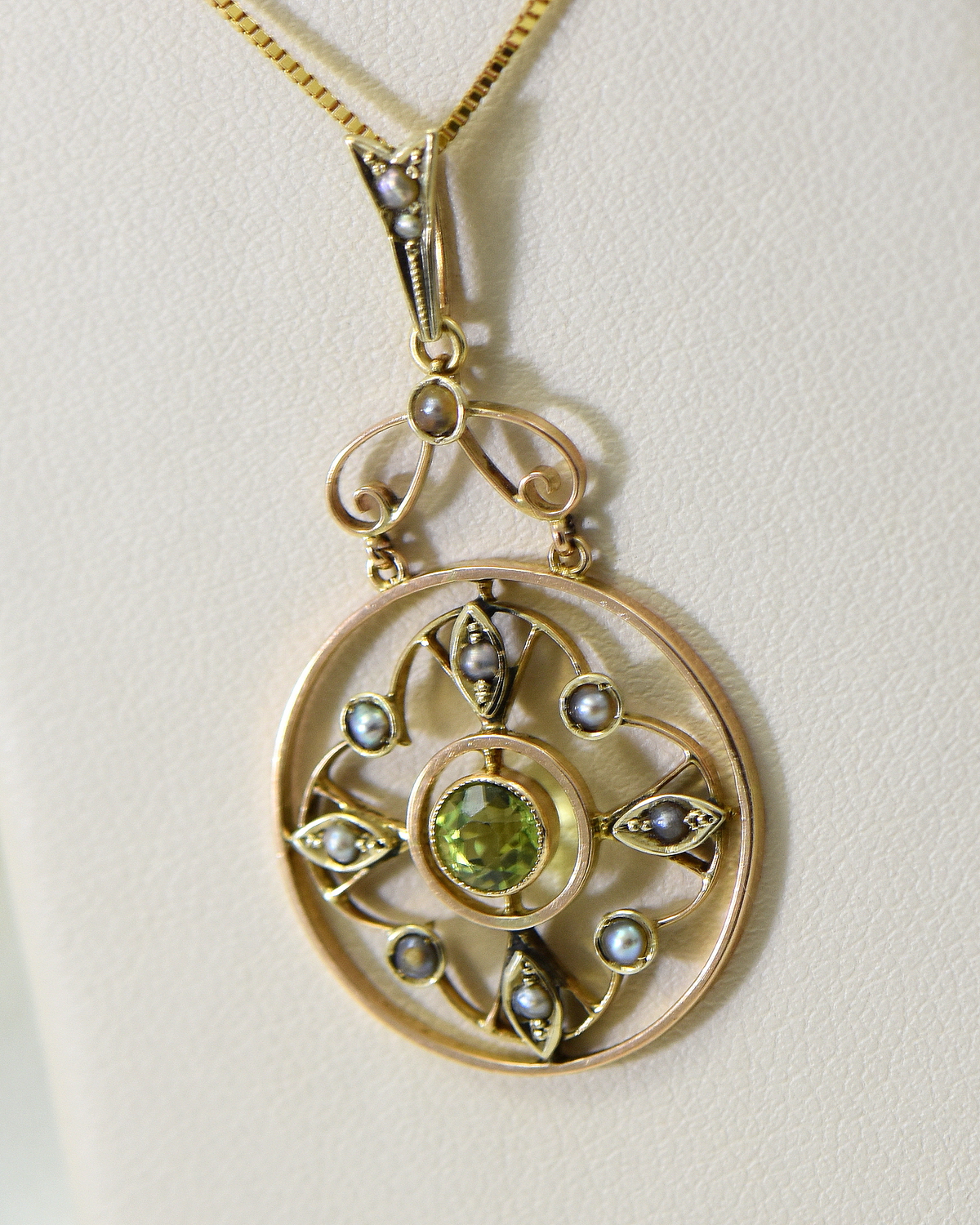 Vintage peridot necklace, 14k yellow gold – Victorious