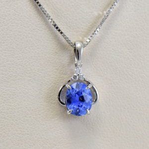 ceylon blue sapphire diamond pendant in white gold.JPG 1