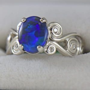 ring round blue stone seven inches