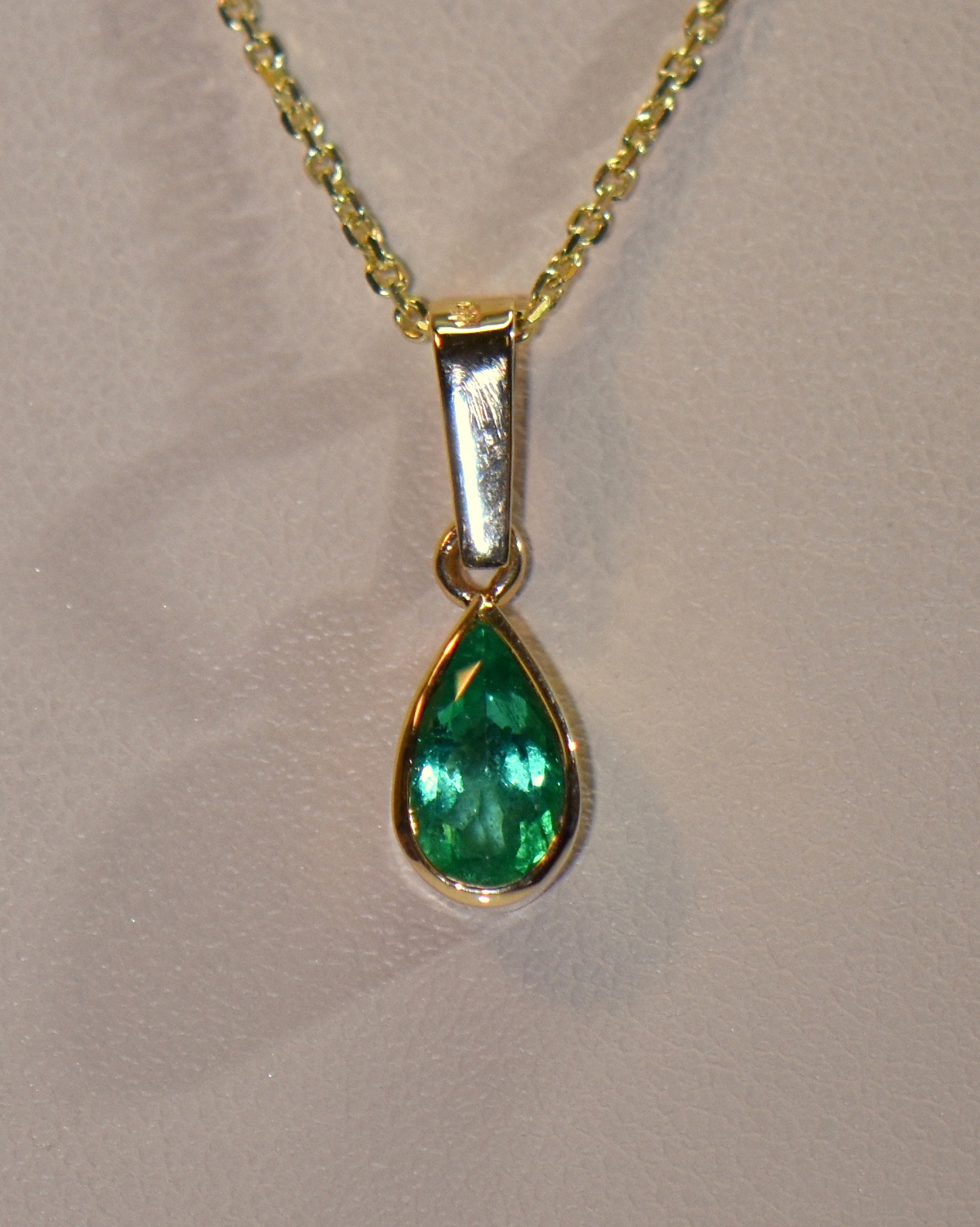 Buy Antique Long Emerald Glass Crystal Rhinestone Pendant Necklace,edwardian  Green Gold Bronze Paste Filigree Vintage Wedding Bridal 1930s 1940s Online  in India - Etsy