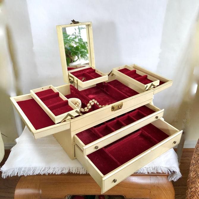 jewelry box one removebg preview 1 box 2