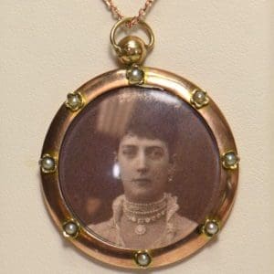 edwardian reversible locket rose gold and pearls