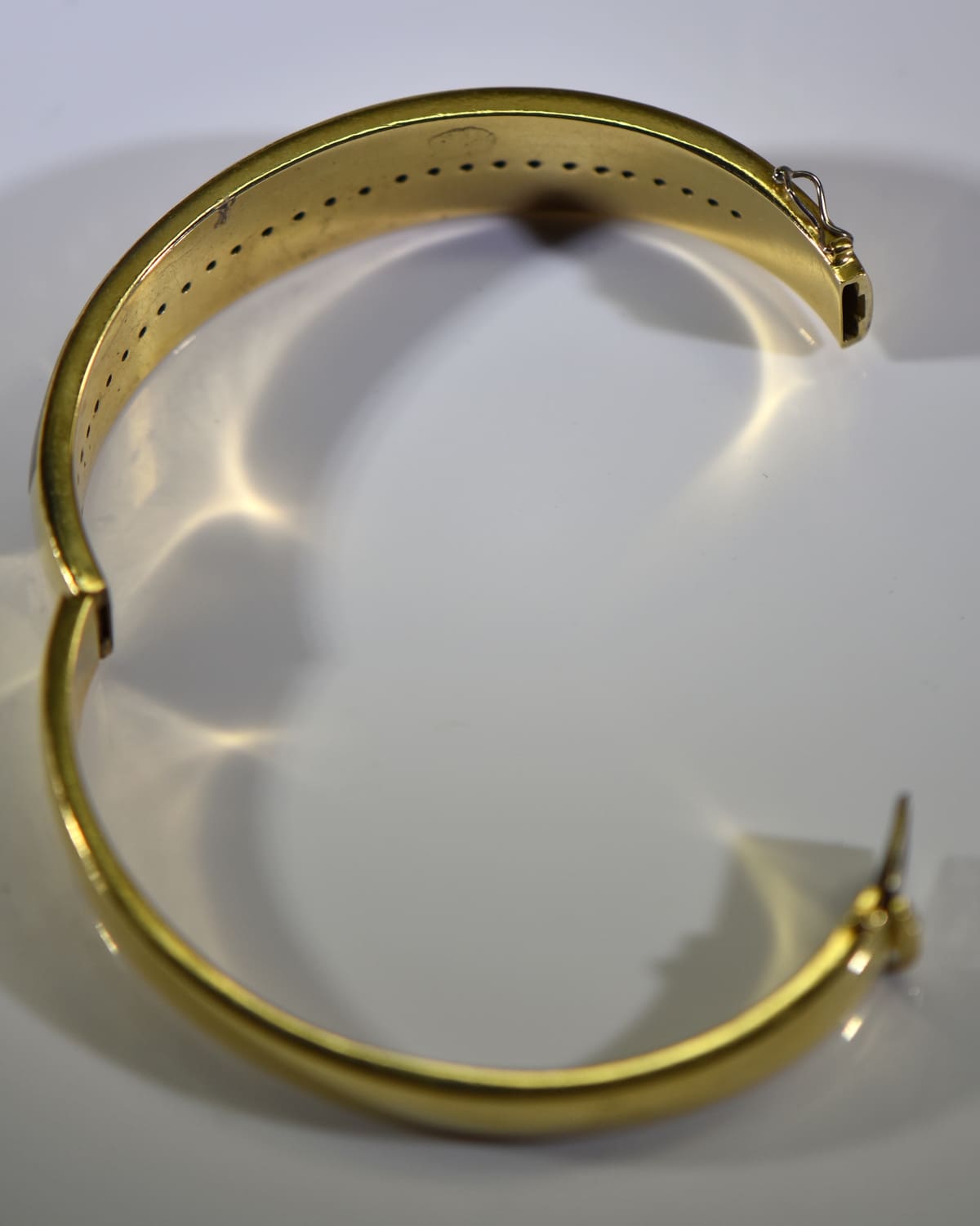 ECHO BANGLE (18K GOLD PLATED) – KIRSTIN ASH (Australia)