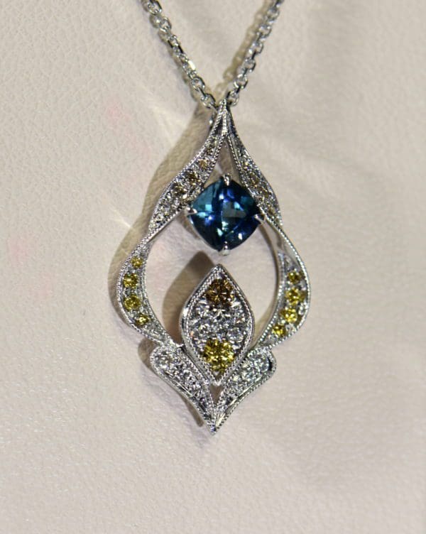 santa maria aquamarina pendant with tricolor diamond accents