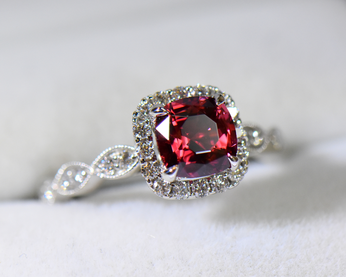 Vintage Red Diamond Jelly Opal Ring in Gold – Boylerpf