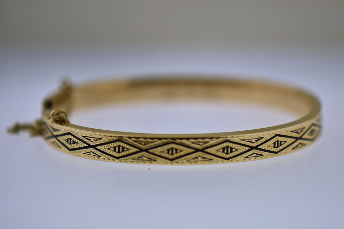 Antique gold cuff bracelet hotsell