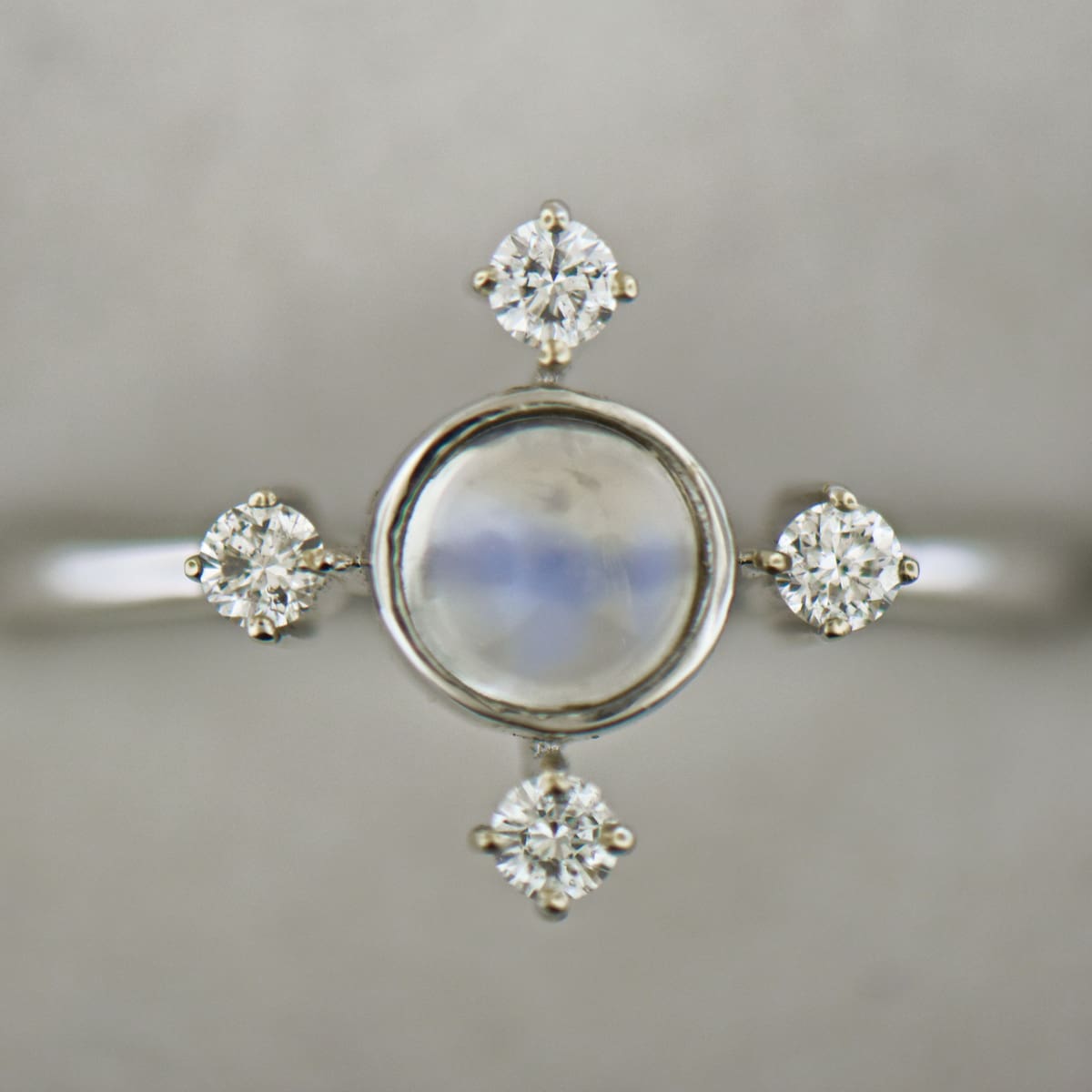 Moonstone Kaisa Ring - Round | Jewels & Gems