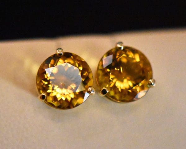 golden scapolite stud earrings yellow gold 3