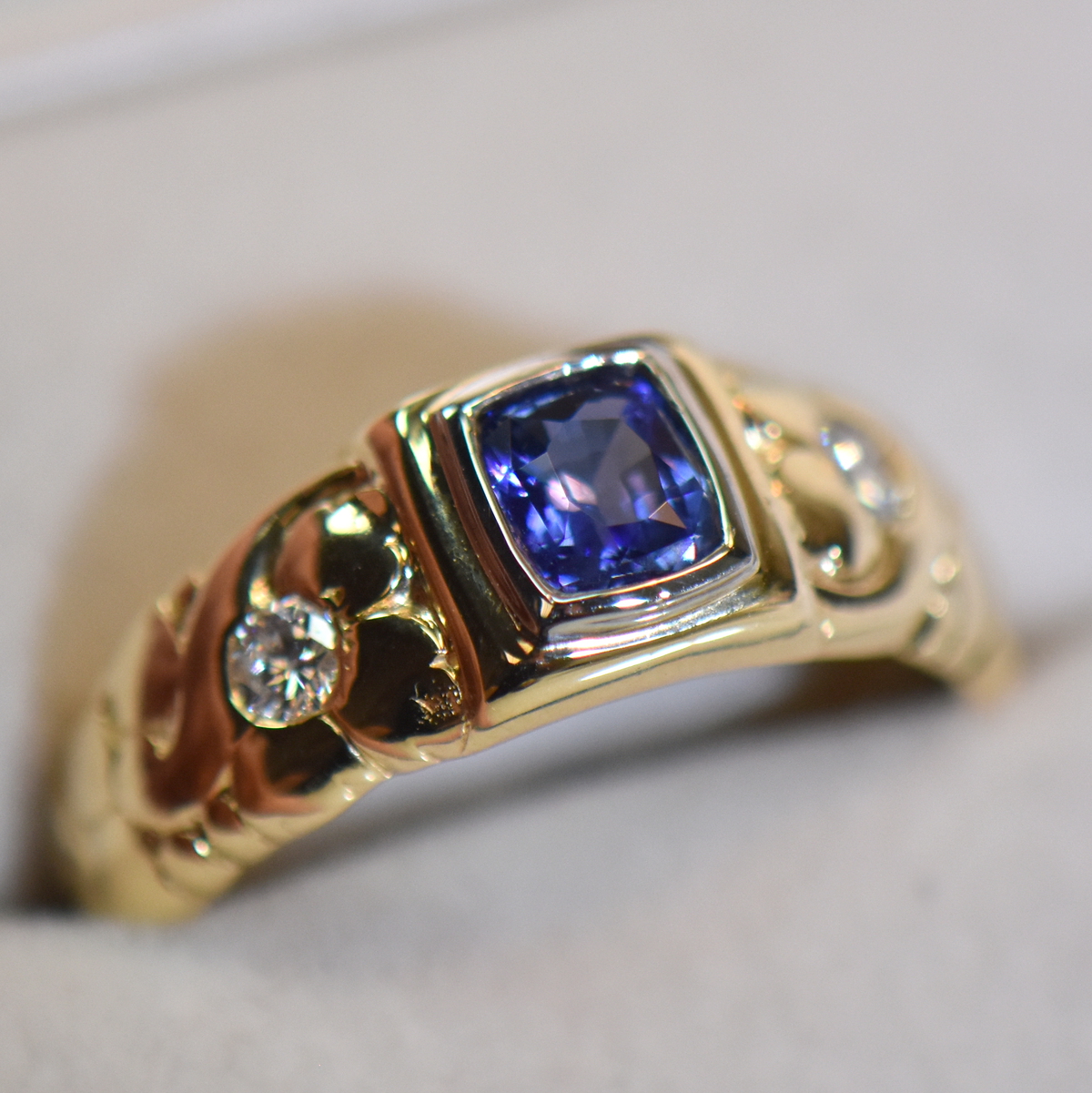 Vintage Mens Ring 14k Gold with Ceylon Blue Sapphire | Exquisite Jewelry  for Every Occasion | FWCJ
