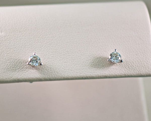 14kw .42ctw round diamond stud earrings small size 2