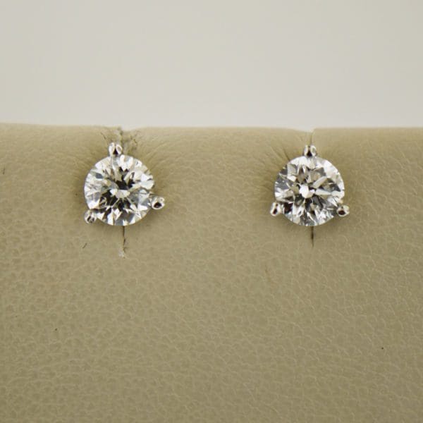 14kw 1.4ctw round diamond stud earrings large size
