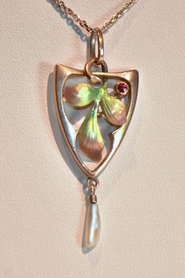 art nouveau leaf pendant enamel ruby and pearl lavalie rose gold 4