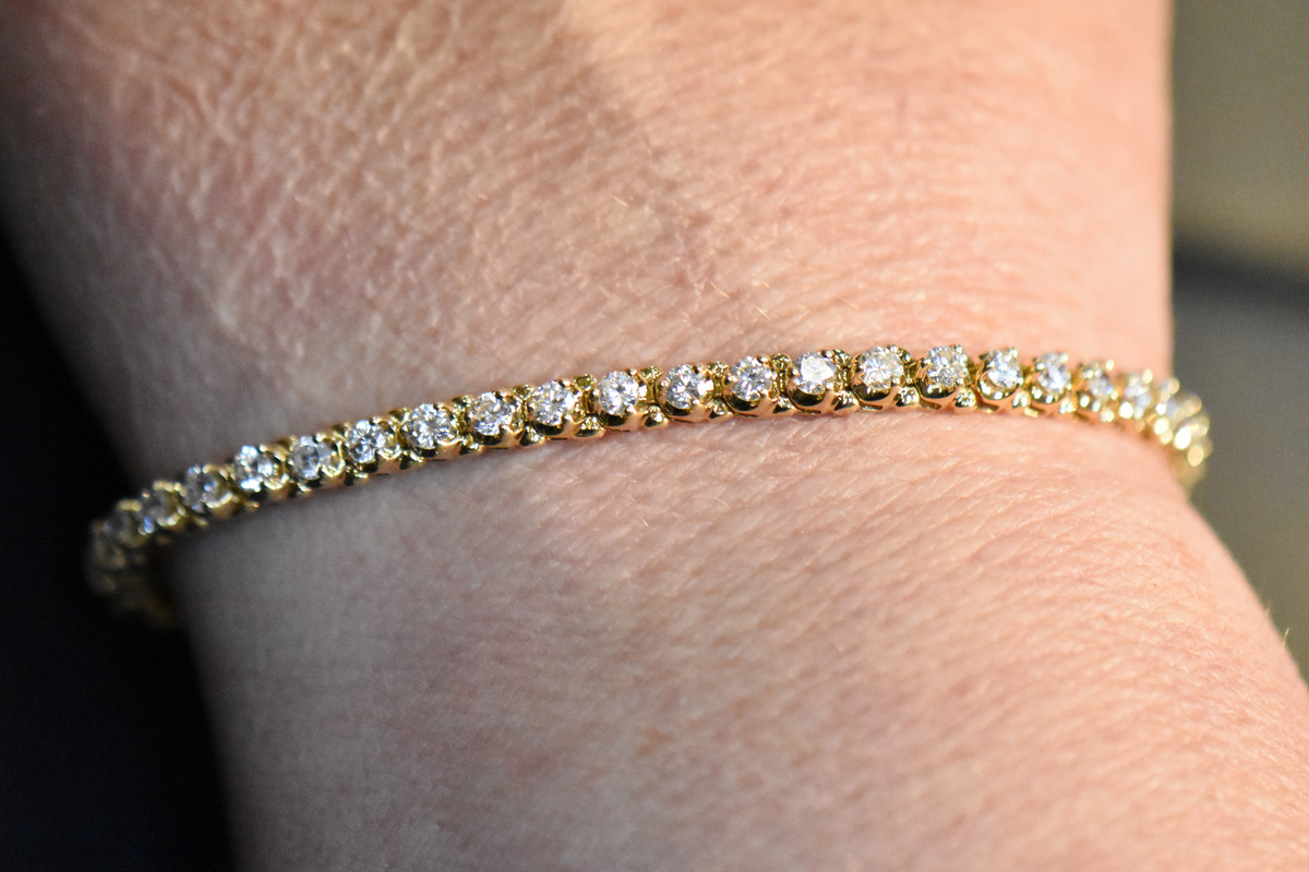 Extra Fine Gold & Diamond Tennis Bracelet
