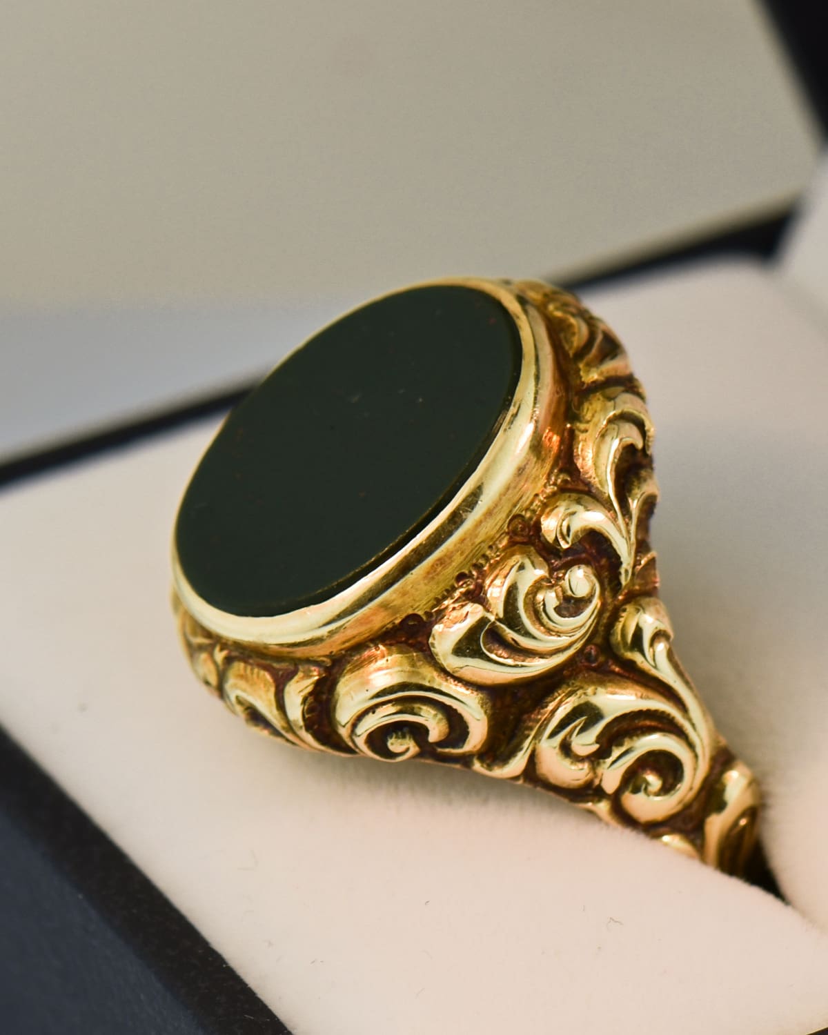 antique bloodstone and chased gold repousse gents signet ring