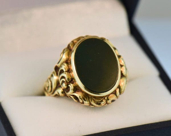 antique bloodstone and chased gold repousse gents signet ring 2