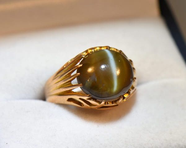 antique gents ring with 8ct cats eye chrysoberyl 18k 2