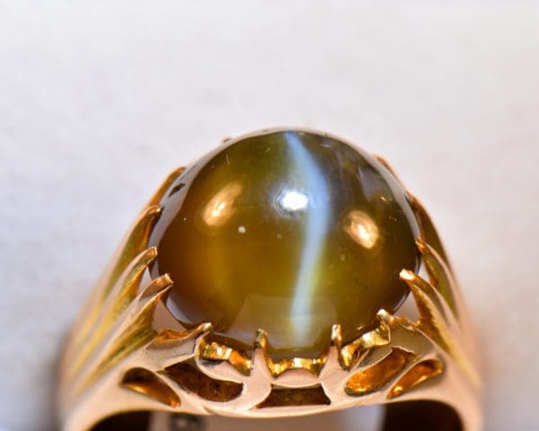 antique gents ring with 8ct cats eye chrysoberyl 18k 3