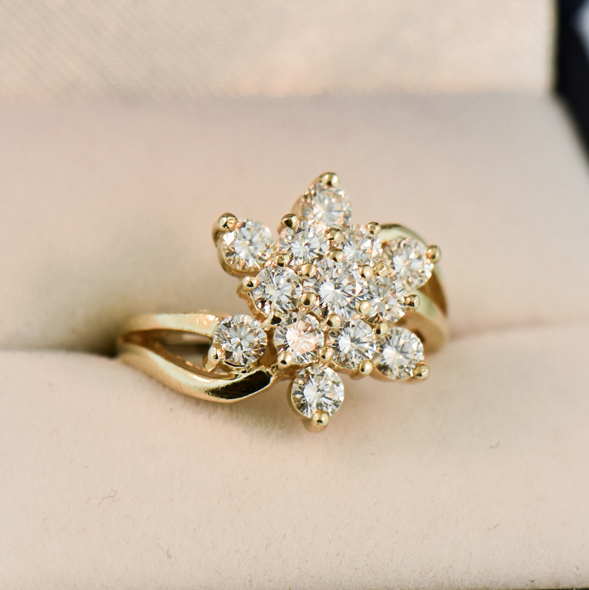 18ct Gold 1ct Diamond Flower Cluster Ring – John Ross Jewellers