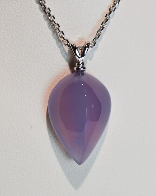 lavender chalcedony pendant in white gold 2