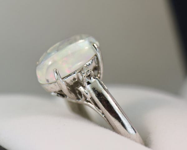 mexican contra luz jelly opal ring with diamonds in white gold 2