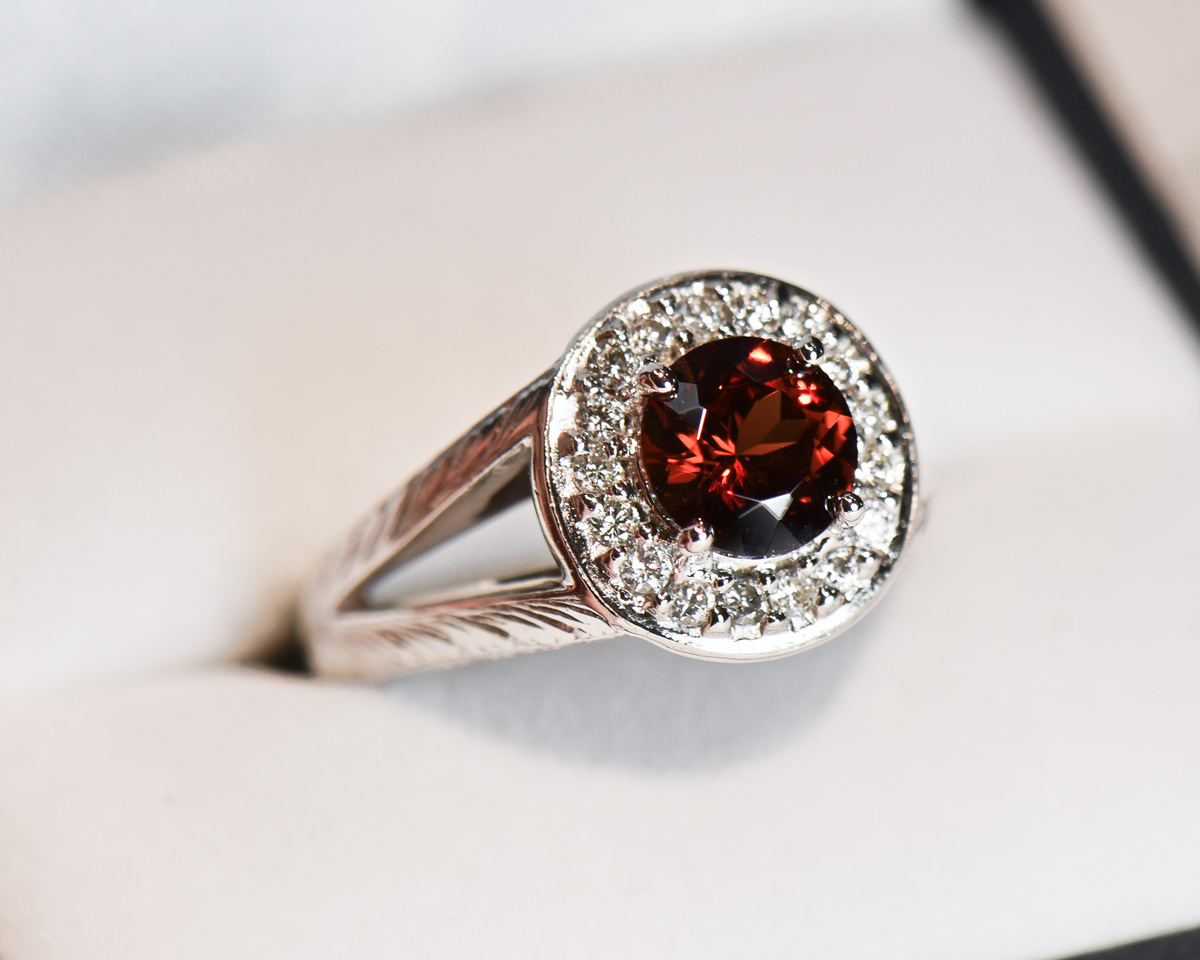 Garnet Gemstone Ring for Cremation Ash - Memorial Glass & Jewelry