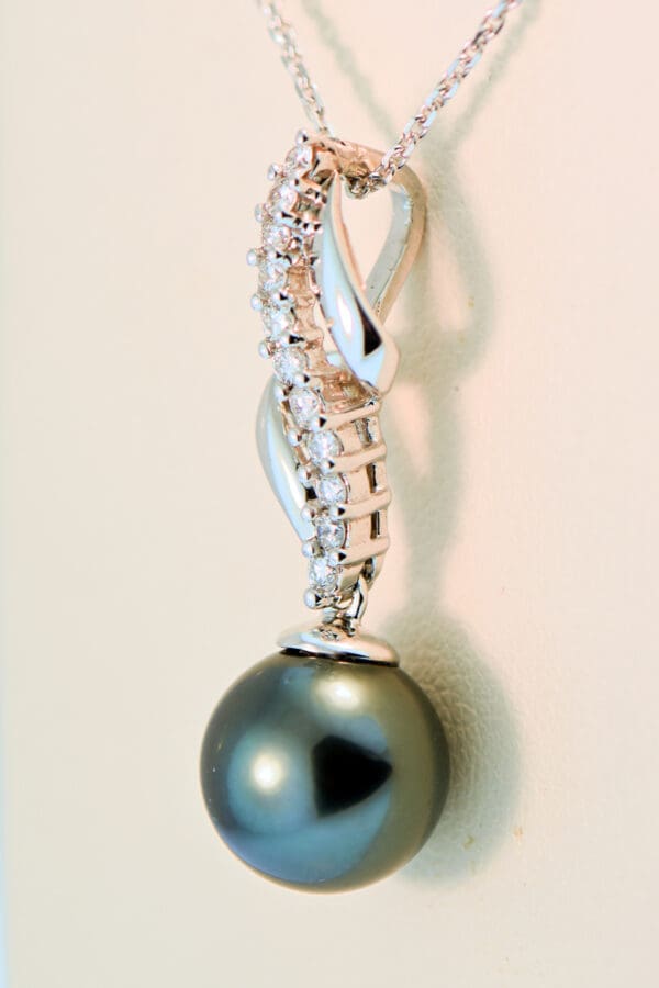 tahitian pearl and diamond pendant and earring set 5