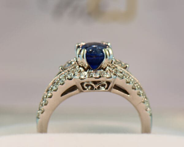 vintage style round blue sapphire and diamond ring white gold 2